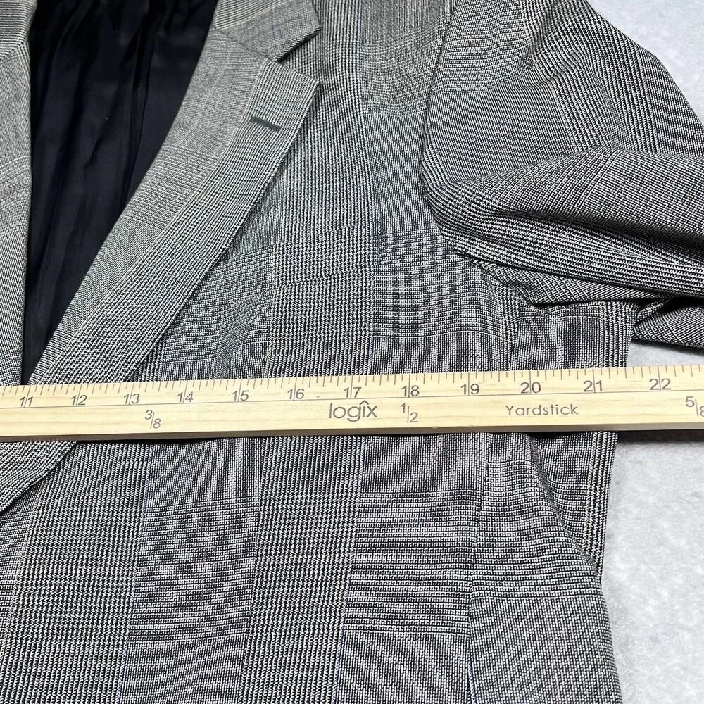 Vintage Burberry’s London Blazer Mens SZ 40R Gray Plaid Suit Jacket Two Buttons
